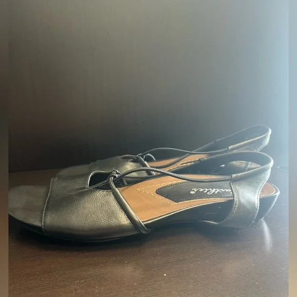Earthies Women's Sz 8.5 Lacona Leather Black Slingback Sandals - Picture 4 of 10